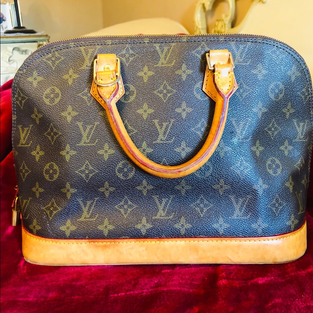 Authentic Louis Vuitton Alma PM